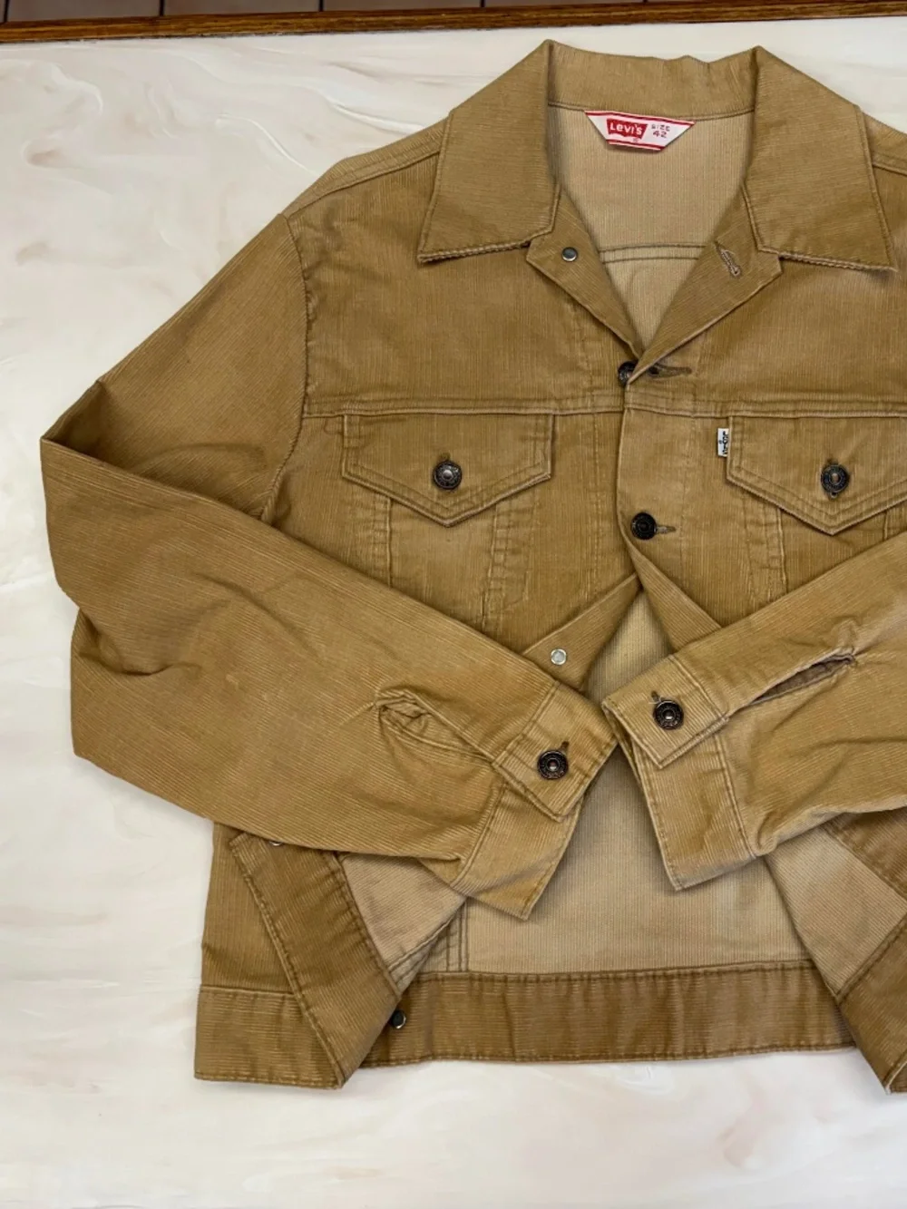 Vintage 70's Levi's Tan Corduroy Western Trucker Jacket Size 42 Made USA Pockets - Picture 7 of 13